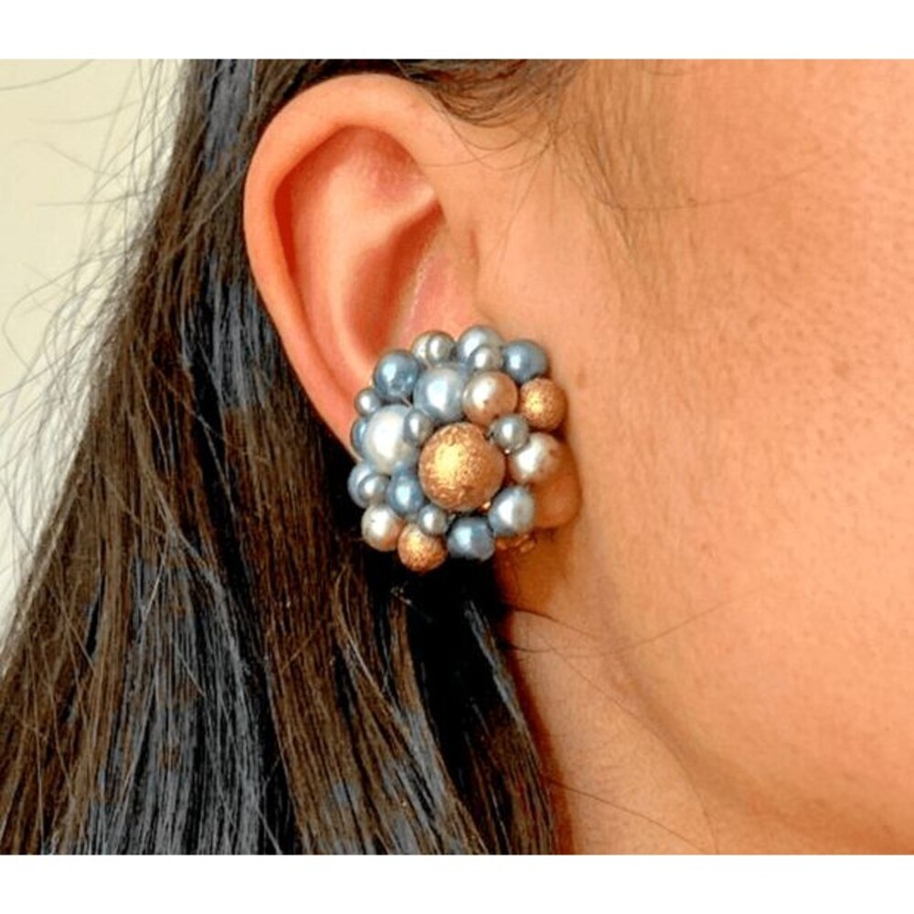 vtg 80s statement earrings Medium clip on beaded pearl wedding‎ something blue